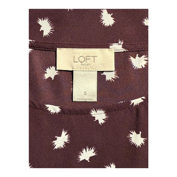 LOFT Outlet Floral Flutter Sleeve Top Burgundy Blouse Size Small - Picture 4 of 7